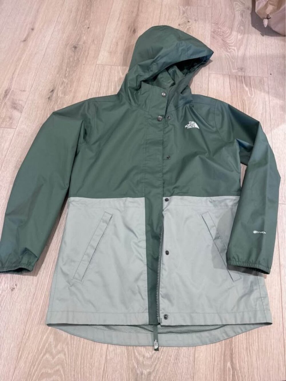 The North Face DryVent Rain Jacket Girls L/G 14/16 Green